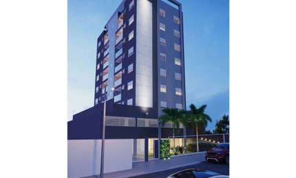 Vendo área privativa quatro quartos sendo uma suíte no bairro Caiçara / BH