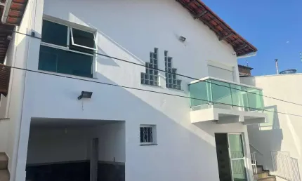Vendo casa três quartos sendo uma suíte – São João Batista/BH
