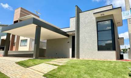 Casa à venda no Condomínio Terras de Atibaia. Casa com 3 quartos