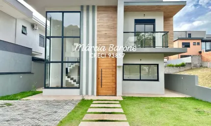 Linda Casa à venda no Condomínio Terras de Atibaia I