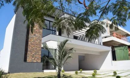 Casa à venda no Condomínio Figueira Garden em Atibaia