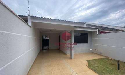 Casa com 3 dormitórios para alugar por R$ 1.800,00/mês - Conjunto João de Barro Itaparica - Maringá/PR
