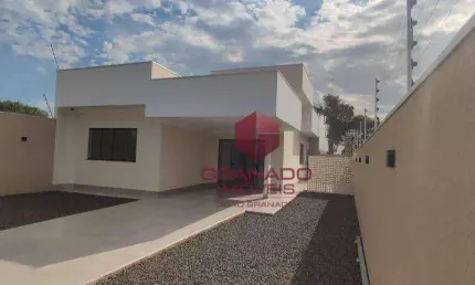 Casa com 3 dormitórios para alugar, 100 m² por R$ 3.300,00/mês - Jardim Rebouças - Maringá/PR