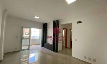 Apartamento com 2 dormitórios à venda, 74 m² por R$ 650.000,00 - Novo Centro - Maringá/PR