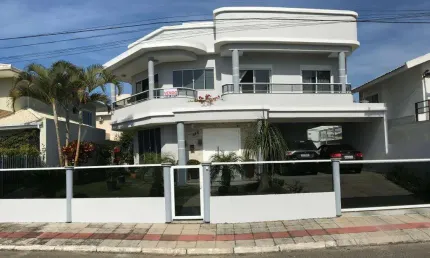 Casa com 4 quartos à venda no Ingleses, Florianópolis  por R$ 2.680.000