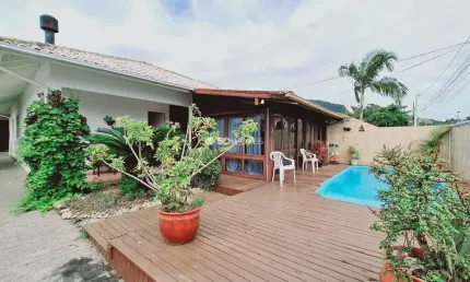 Casa com 3 quartos à venda no Ingleses, Florianópolis  por R$ 750.000