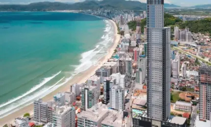 Apartamento com 4 quartos à venda em Meia Praia, Itapema  por R$ 2.698.800