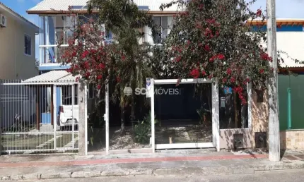 Casa com 3 quartos à venda no São João do Rio Vermelho, Florianópolis  por R$ 950.000