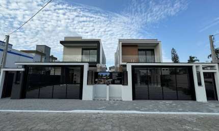 Casa com 4 quartos à venda no Ingleses, Florianópolis  por R$ 2.650.000