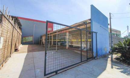 Galpão Comercial com 1507,26mts2 de área construída no distrito industrial