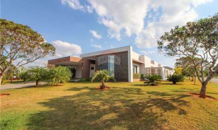 Casa térrea a venda no Condomínio Village Ipanema I com 3 suites R$ 2.170.000,00 - Araçoiaba na Serra