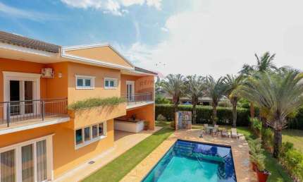 Casa Condomínio Lago Azul Residencial e Golfe Clube  com 5 suítes