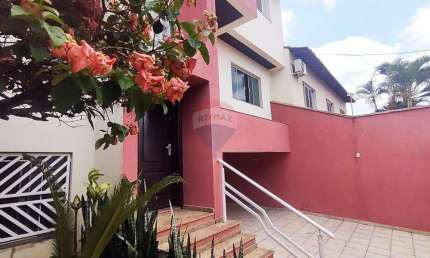 Casa com 4 quartos, sendo uma suíte máster, escritório, espaço gourmet completo com piscina no bairro Trujillo, em Sorocaba/SP