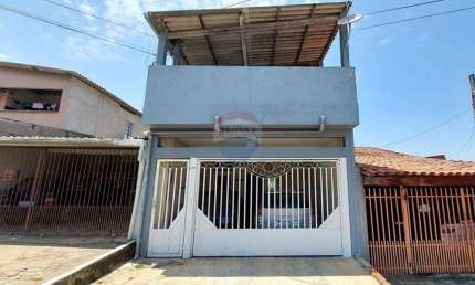 Sobrado à venda com 2 quartos, 2 vagas cobertas no Bairro Lopes de Oliveira.