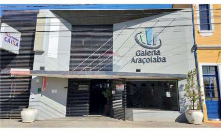 Aluga-se Prédio Comercial Conhecido de Araçoiaba da Serra. 752 m² no Centro da Cidade na Praça da Matriz.