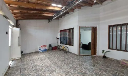 Casa à Venda com 2 quartos, sendo 1 suíte com 245 m², Jardim Betânia