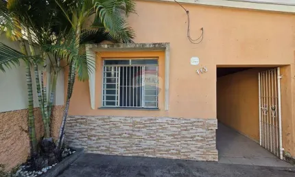 Casa à venda – Ideal para residência ou uso comercial no Jardim Faculdade!