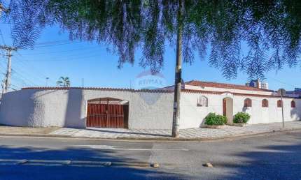 Casa à venda Jardim Vera Cruz | 3 Quartos | 1 Suíte | 5 Vagas | Esquina