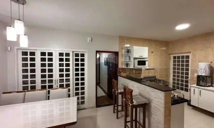 Casa à venda com 4 quartos sendo 1 suíte, 4 vagas, valor: R$ 900.000,00 - bairro Vila Trujillo- Sorocaba/SP