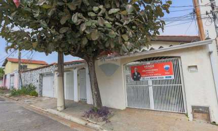 Casa à venda 2 quartos (1 suíte), 15 vagas sendo 5 cobertas, quintal amplo, 144 m² área construída, apenas R$445.000, Jardim São Paulo, Sorocaba/SP.