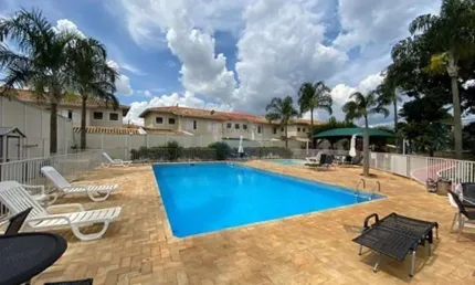 Casa em Condomínio para Alugar – 3 Dormitórios | 1 Suíte | 2 Vagas | Sala Ampla