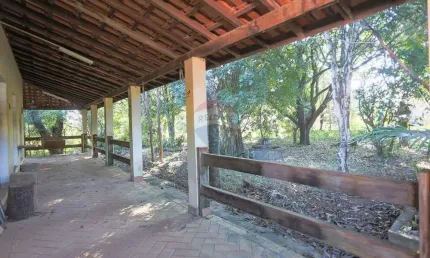 Refúgio de 2.000 m2  com 2 quartos em araçoiaba da serra: visite!