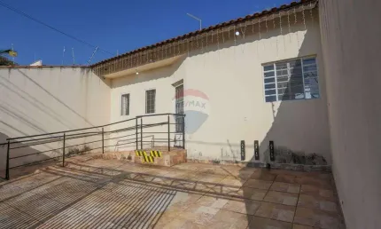 Casa a venda com 3 dormitórios no Wanel Ville em Sorocaba