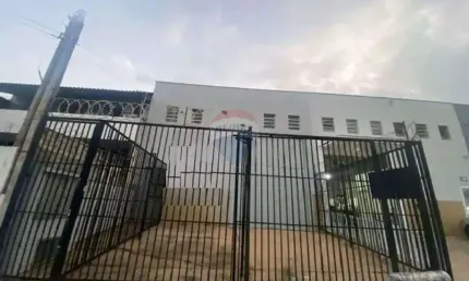 Alugo excelente galpão com 237m² em avenida com grande fluxo de veículos, sorocaba