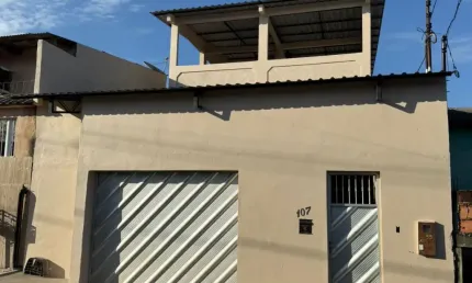 Casa com terraço em flores  reformada e apta para financiar por todos os bancos !
