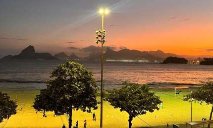 Excelente apartamento mobiliado em frente à Praia de Icaraí