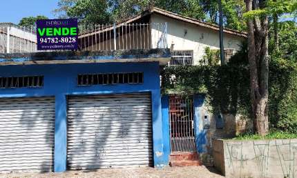 Casa com 3 dormitórios, sala, copa, cozinha, edícula, aceita permuta imóvel menor valor.