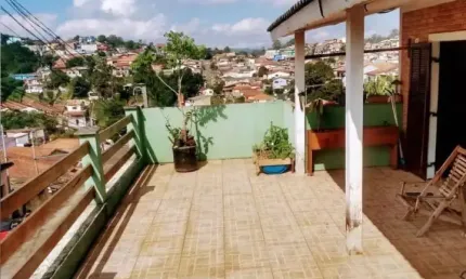 Casa no bairro Bertoldo, próximo do centro da cidade, oportunidade!