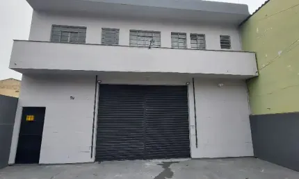 Salão/Galpão comercial com 280 m², salas, banheiros, cantina, estacionamento, com renda!