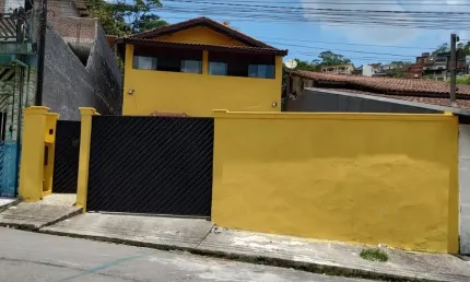 Casa com 270 metros quadrados de área construída, 5 dormitórios, sendo 2 suítes, 5 banheiros - Aceita Permuta!
