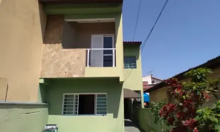Sobrado próximo da Avenida Pereira Barreto, aceita automóvel como parte de pagamento!