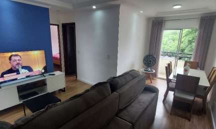 Apartamento com 56 m² no Edifício Roma na Vila São Francisco em Mauá.