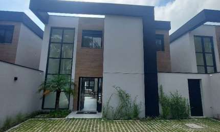 Casa Alto Padrão com 4 suítes no Condomínio Balneário Palmira em Ribeirão Pires.