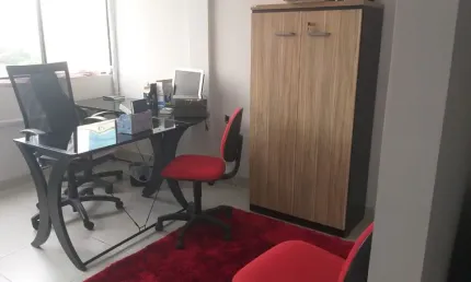 Sala Comercial com 26 metros quadrados mobiliada no centro de Santo André, no calçadão Oliveira Lima, excelente oportunidade!