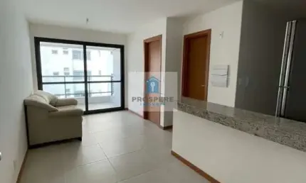 Apartamento nascente no Canela, andar alto, varanda, e o imóvel conta conta com 2 vagas de garagem.