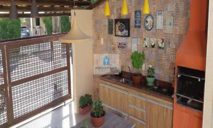 Casa duplex na Praia do  Flamengo, 4 quartos sendo 2 suítes com closet e 6 vagas de garagem