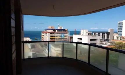Apartamento quarto e sala com banheiro, varanda, área de serviço, acabamento em porcelanato, piscina, 1 vaga de garagem, avaliação excelente no airbnb