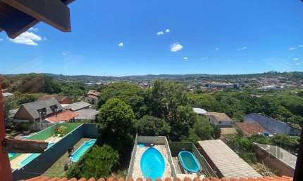 Sobrado para Venda - 200m², 3 dormitórios, sendo 1 suites, 4 vagas - Espirito Sa