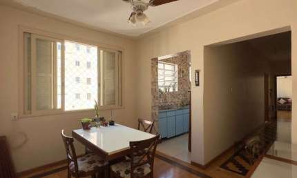 APARTAMENTO 3 DORMITÓRIOS, DE FRENTE E REFORMADO, NO CENTRO HISTÓRICO