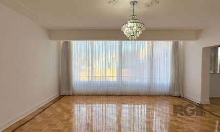 SUPER APARTAMENTO REFORMADO DE 3 DORMITÓRIOS EM ÓTIMA LOCALIZAÇÃO NA DUQUE