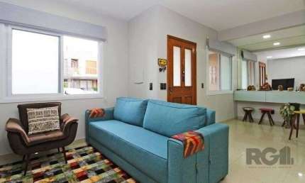 Casa 129m² - 3 dormitórios, 2 vagas no bairro Hípica