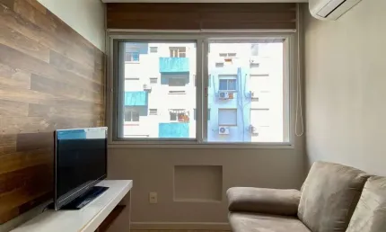 Apartamento completamente mobiliado em prédio com infra no centro histórico
