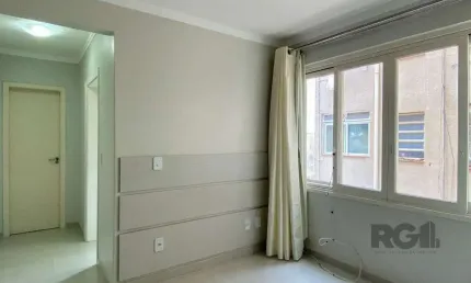 APARTAMENTO SEMIMOBILIADO COM PORTARIA NO CENTRO HISTÓRICO