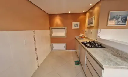 Ampla cobertura com 123m², 2 dormitórios, 1 vaga coberta por convenção.