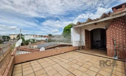 Casa com 4 dormitórios  no bairro Jardim Leopoldina