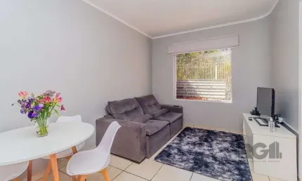 Casa com 99,73m², 2 dormitórios, 2 vagas no bairro floresta